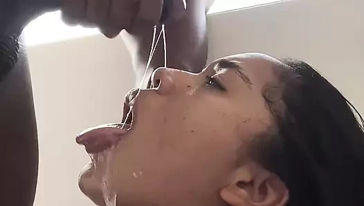 Onun büyük yarağını boşaltmayı seviyorum -amatör çift- nysdel