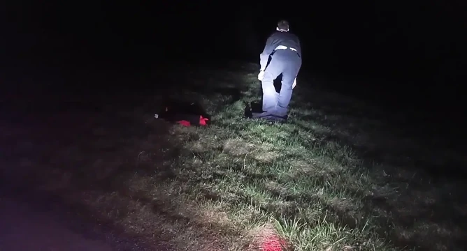 Gece dışarıda soyunup dışarı çıkıyorum