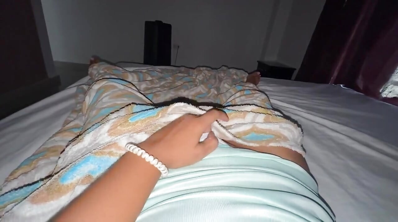 Evde yalnız kaldığımda kendime dokunmayı seviyorum