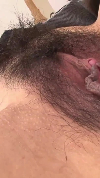 Волнующий момент из "Теперь беременная, незнакомец взрыв спермы в моей тугой волосатой киске"