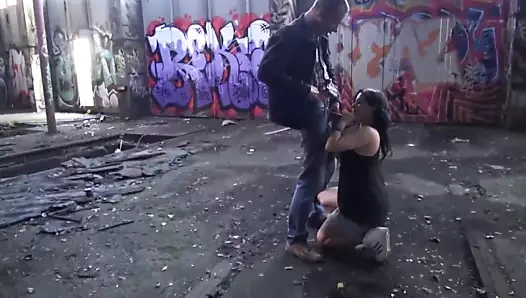 Magma filmi Alman gençler terk edilmiş bir fabrikada