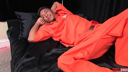 Leon holt + rahim stokes yurtta gözaltında