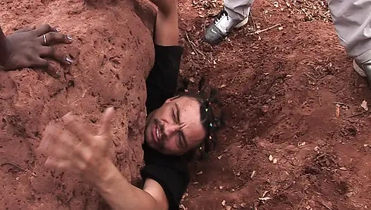 Kumda Gömülü Güzellik: Vahşi Açık Hava Fetiş Seks