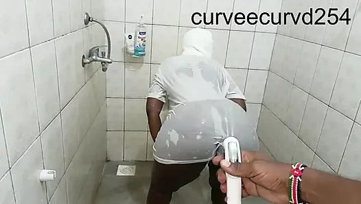 Islak Twerk Yaptık Ve Emildik Ve Sikildik: Banyoda Romantizm