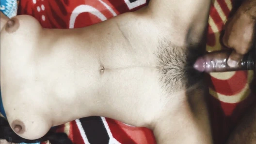 Hintli ateşli kız erkek arkadaşıyla ilk kez sikişiyor Hintli seks videosu 2