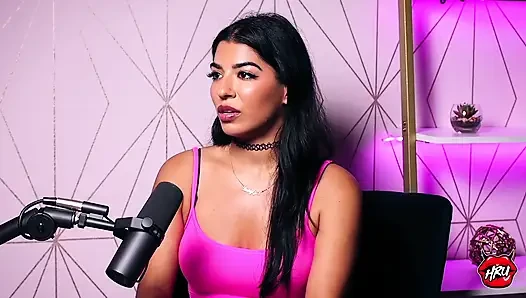 Yoğun bakım hemşiresinden Bollywood yetişkin yıldızına: Jasmine Sherni'nin vahşi kariyer anahtarı