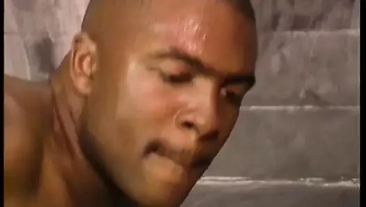 Azgın hatun amını büyük bir direğe siktirmeyi seviyor