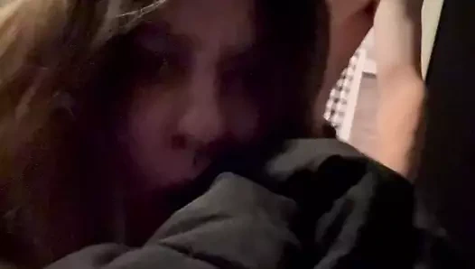 İri güzel kadın bütün gün birden fazla bakış açısıyla sikiliyor