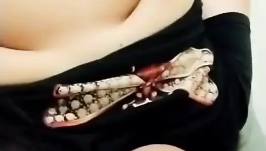 Beni izle bridivine, dildomun her yerine boşalana kadar mastürbasyon