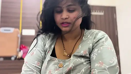 Azgın üvey kız kardeş bütün gece kesintisiz chudai'nin mastürbasyona katılıyor