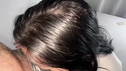 Silikonlu 18 yaşındaki öğrenci yüzüne boşalıyor ve yutuyor