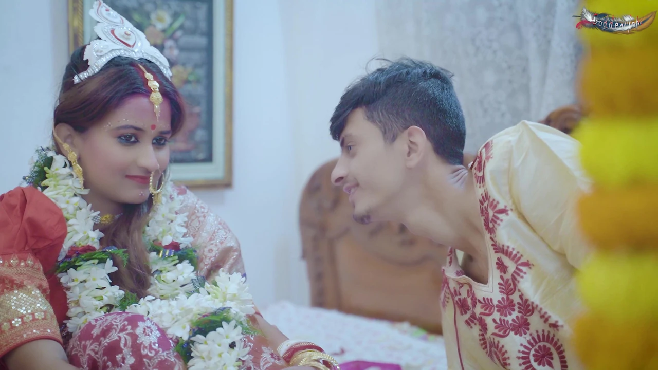 शादी के चूहे पति के सामने बॉयफ्रेंड के साथ हार्डकोर सेक्स फुल मस्ती