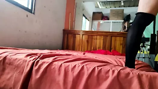 SANA BIR ŞEY SORMAK ISTIYORUM KOMŞUM? ŞIMDI GELIP BENI SIKMEK ISTIYORSUN