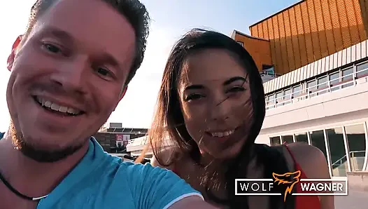 Ateşli erkek delisi Anastasia sikini patlatıyor! WOLF WAGNER