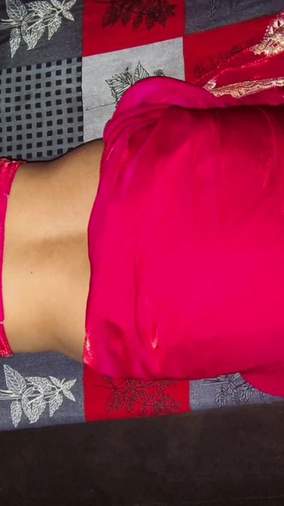 Ateşli Hintli desi yeni evli yenge-yenge otelde viral seks videosu mms