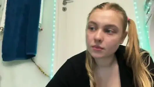 Jucielussie Changing outfits On webcam