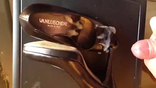 Cum üzerinde gf siyah fantezi yüksek topuklu