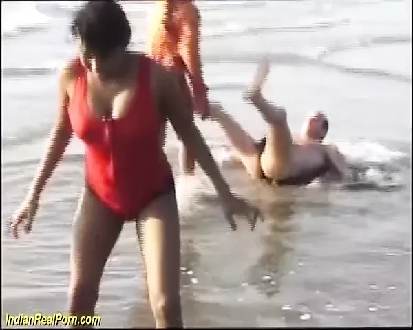 Mutlu sonla Hint plaj eğlencesi