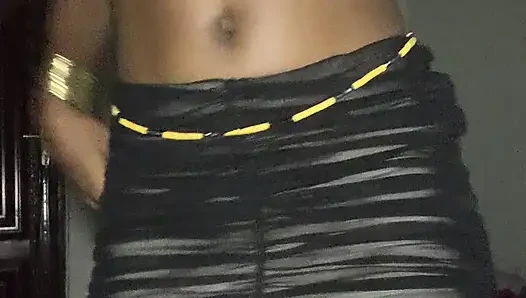 Ateşli seksi dans zenci genç kız mini etekli yağlı ıslak amcık gösterileri ile azdırıyor