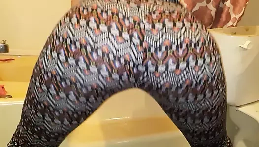 Beyaz kız twerk yapıyor