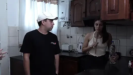 Lynn Scream, Benim Onun Kocası Olduğumu Unutuyor Ve Teslimatçı Nicoph Cuckold Real Tarafından Sevişiyor