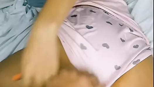 Beni uyandırıyor ve gerçekten sert sikiyor