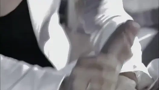 Она трахает свою подругу, одновременно делая своему парню минет