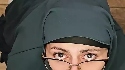 Bakış açısı büyük zenci yarağını emiyor dildo mia niqab