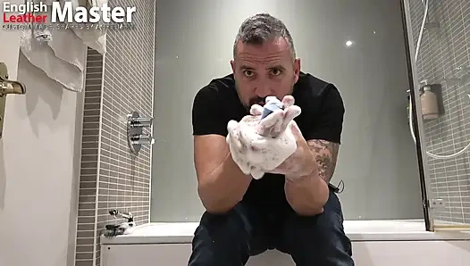 Üvey baba önizlemesinden niş fetiş sabunlu süngerler oynuyor