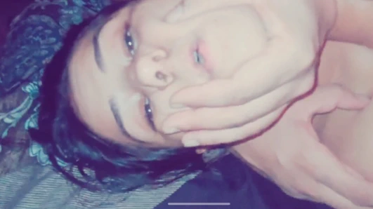 Azgın evli kadın kocasının arkadaşıyla sert seks yapıyor