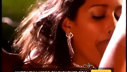 Latin sürtük iki yarağı birden alıyor