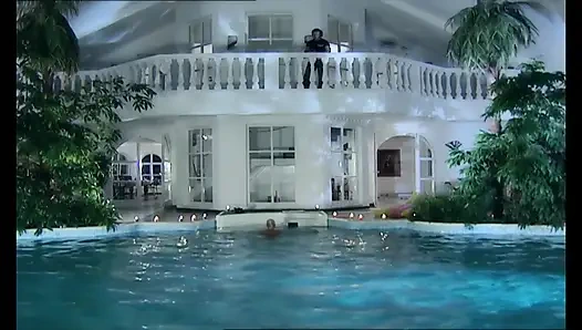 Havuzda götünü kırmak ne kadar güzel