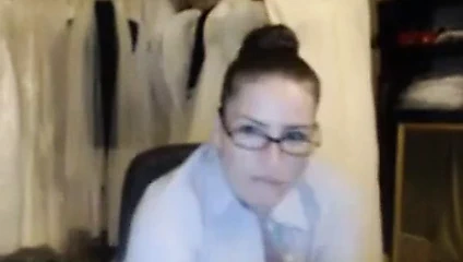 Backroom mastürbasyon kullanma vibe üzerinde ona kedi ovmak memeler