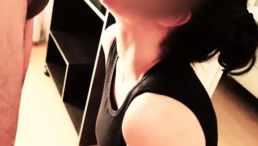 Yüzüme boşalana kadar sikini yaladım!