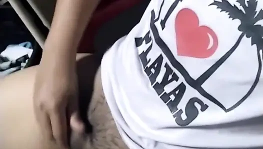 Alan Tokers odasında mastürbasyon yapıyor 3