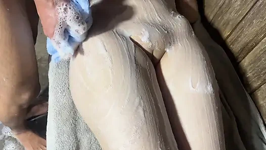 İki sevgili saunada sekse doyduk