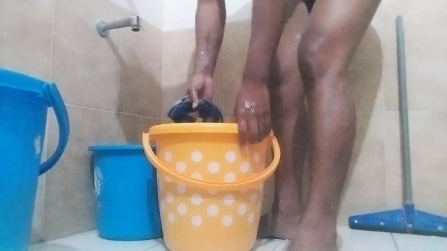 Siktir, şimdi yanımda biri var gibi görünüyor video