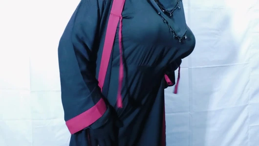 Hintli güzel tesettürlü Müslüman çift seks için susamış