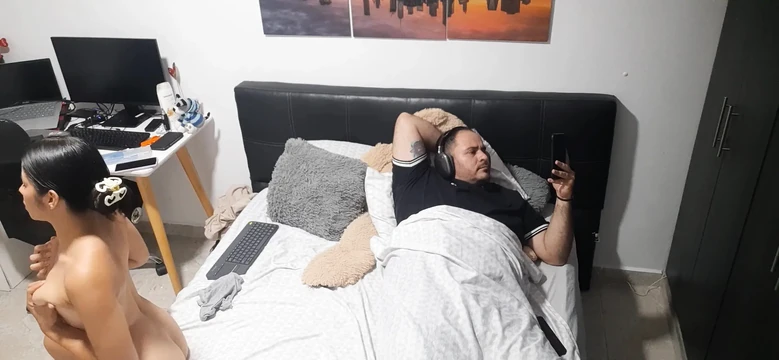 Erkek arkadaşımı seks yapmaya teşvik ediyorum.