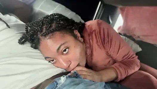 Bir hayranını sikiyorum beni kamyonda büyük siyah yarağıyla tavlıyor profesyonel bir sokak fahişesi gibi