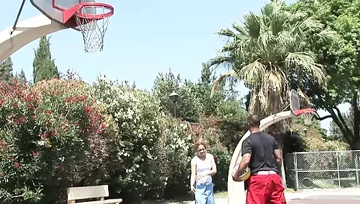 Zenci güzelin derinliklerinde vol.1 - bölüm 4