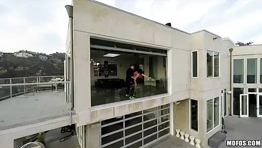 Mofos - büyük memeli esmer rachele richey ve gavin drone tarafından film dışında yaramazlık yapıyor