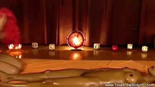 Şehvetli tantra vücut masajı