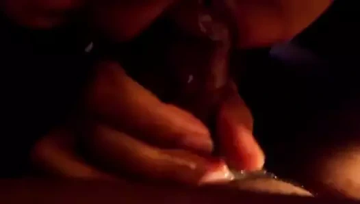 Sulu ıslak derin boğaz çük emmek