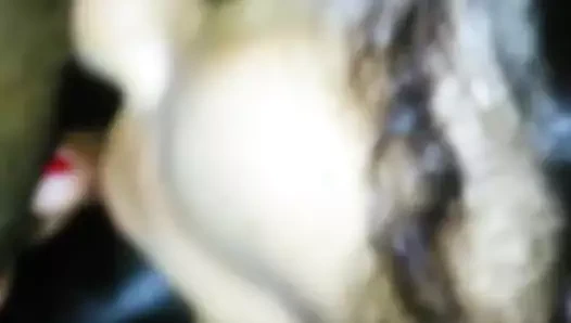 22 yr arka bahçesinde baş veriyor