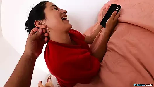 Üvey kız kardeşimle çok ateşli bir günde sikişiyorum