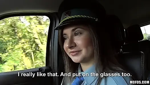 Mofos - çarpıcı Euro Latoya işi için mızmızlanıyor ve George arabasında büyük bir yarakla ona yardım ediyor