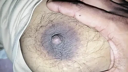 Asyalı desi ateşli evli kadın güzel vücutlu küçük memeler ve sıkı amcık