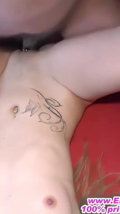 Обязательный для обмена момент от "Немецкой любительской спермы вечеринки в свинг-клубе"