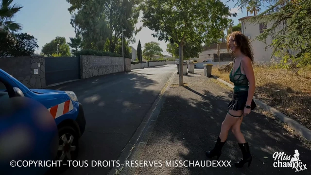 🇫🇷Misschaudexxx, an electrician accosts me in the middle of the street and smashes me like a slut in his truck